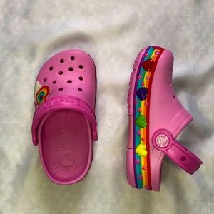 Girls’ Crocs Rainbow Hearts, Size 10